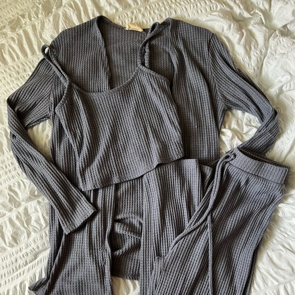 Three piece lounge set